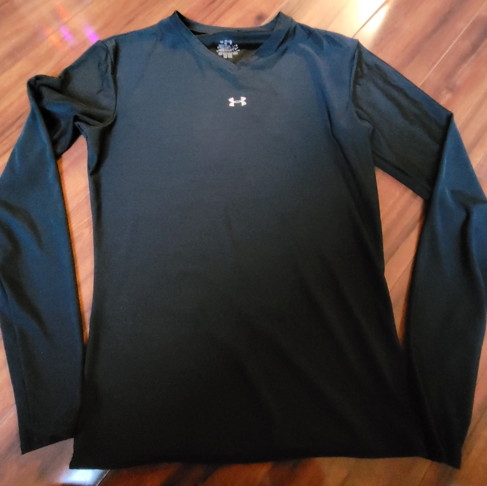 Under Armour Women's Long Sleeve Black Tee